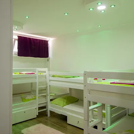 بيت شباب Dioklecijan Delux سبليت